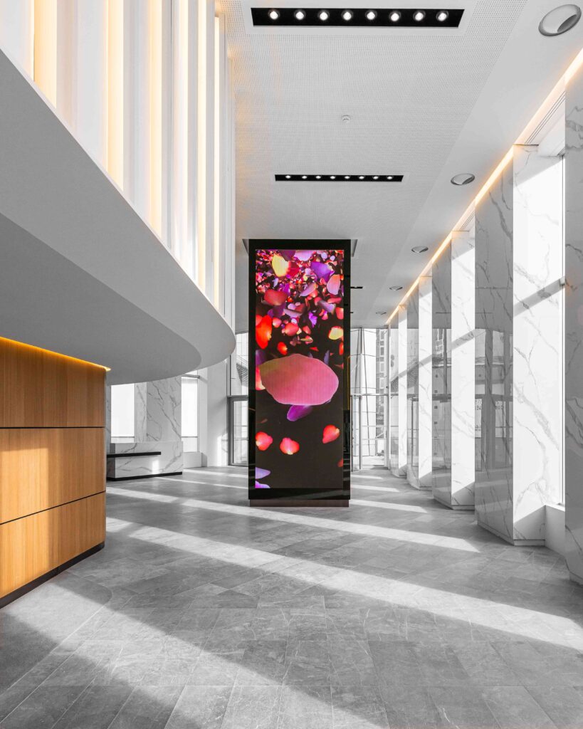 Œuvre d’art numérique dans le hall de l’immeuble Kupka à La Défense – projet 1 immeuble, 1 œuvre
